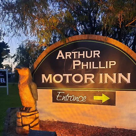 Arthur Phillip Motor Inn カウズ エクステリア 写真