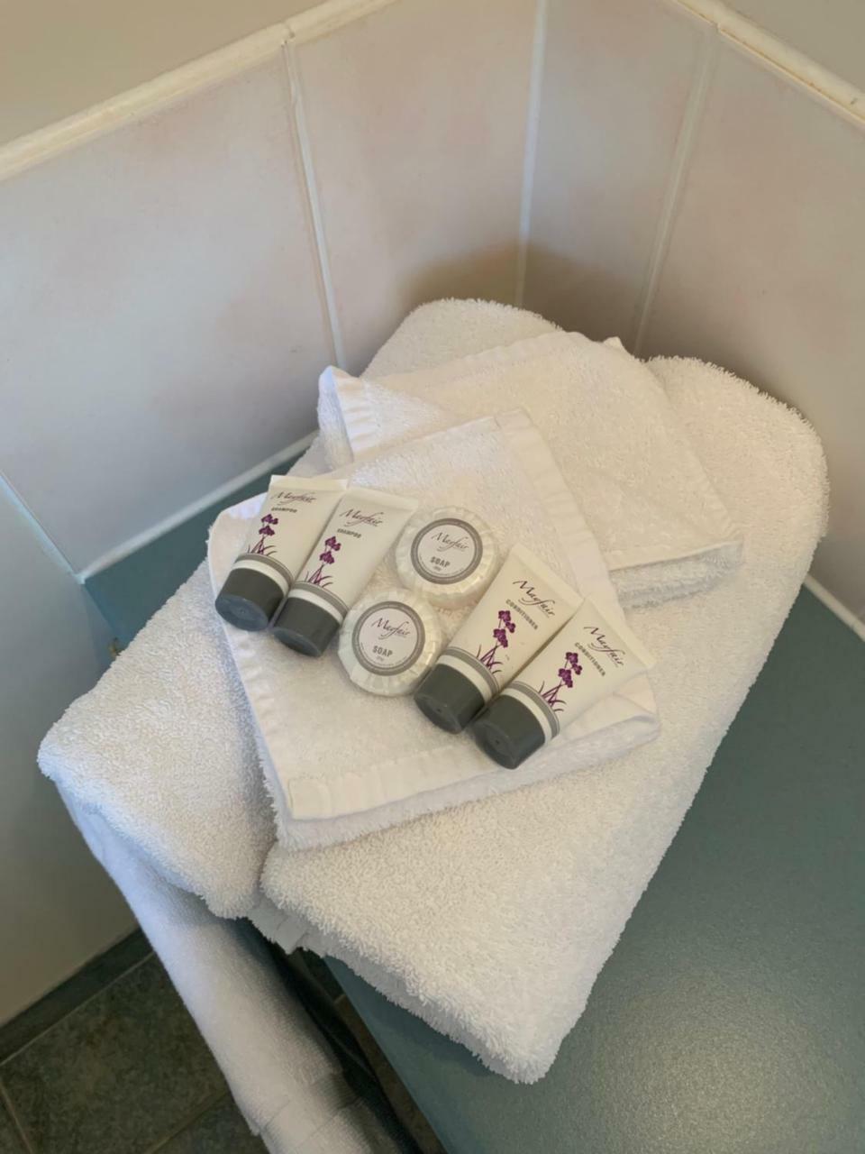Arthur Phillip Motor Inn カウズ エクステリア 写真